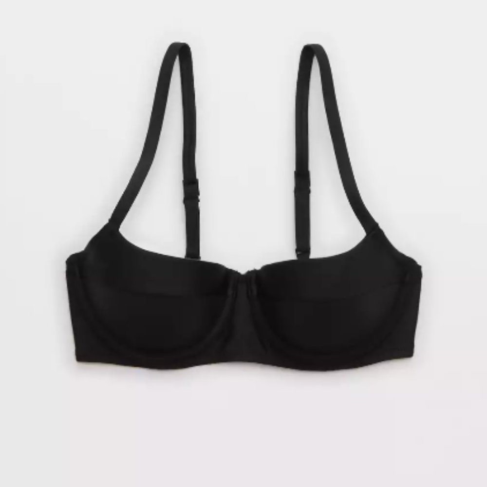 NWT Lightly Lined Underwire Bikini Top